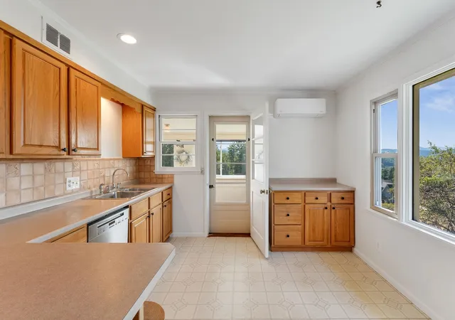 Photo 3 of Single family home for sale at 219 Towne Hill Rd, Montpelier, VT 05602 | MLS# 5088537 | Listing updated on 2026-09-21