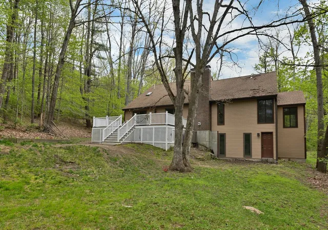 Photo 3 of Single family home for sale at 16 Old Manchester Rd, Amherst, NH 03031 | MLS# 5088982 | Listing updated on 2026-09-09