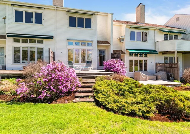 Photo 2 of Townhouse for sale at 545 South Prospect St #10, Burlington, VT 05401 | MLS# 5089016 | Listing updated on 2026-09-14