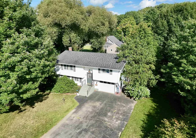 Photo 1 of Single family home for sale at 315 Jackson St, Newport, VT 05855 | MLS# 5089130 | Listing updated on 2026-09-04