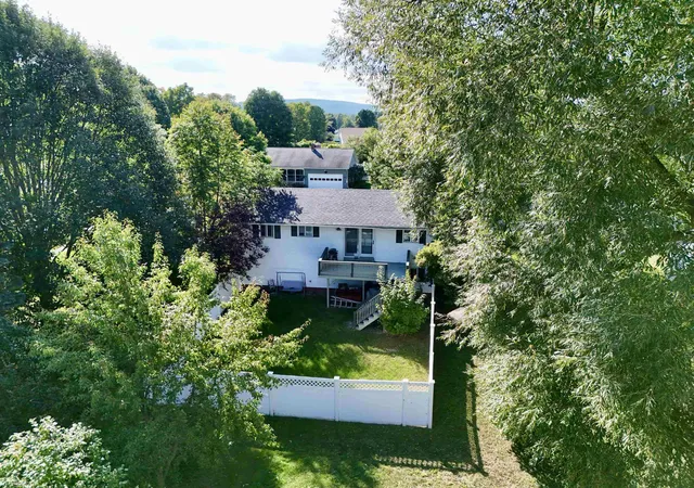 Photo 2 of Single family home for sale at 315 Jackson St, Newport, VT 05855 | MLS# 5089130 | Listing updated on 2026-09-04