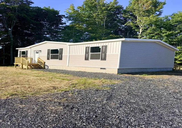 Photo 2 of Single family home for sale at 105 Meadow Run, Alburgh, VT 05440 | MLS# 5089178 | Listing updated on 2026-09-06