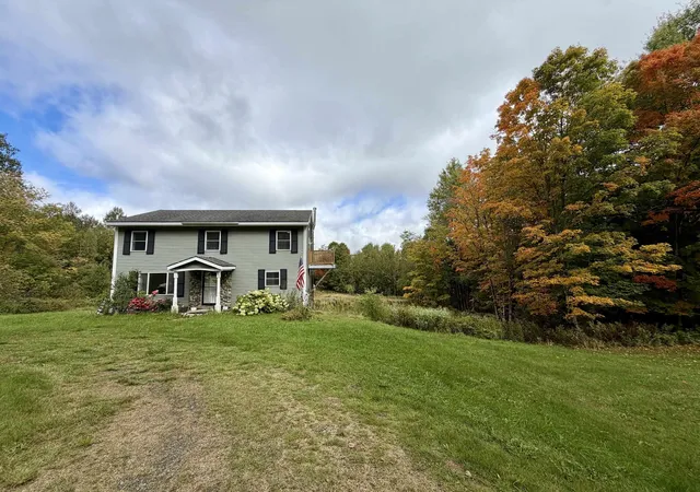 Photo 1 of Single family home for sale at 252 Moose Mountain Dr, Colebrook, NH 03576 | MLS# 5090712 | Listing updated on 2026-10-07