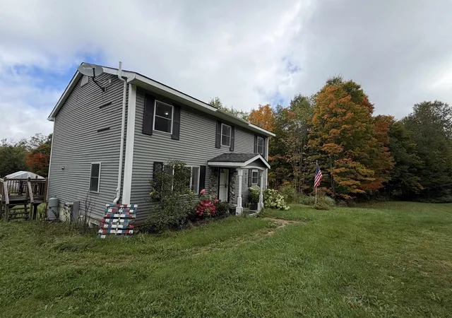 Photo 3 of Single family home for sale at 252 Moose Mountain Dr, Colebrook, NH 03576 | MLS# 5090712 | Listing updated on 2026-10-07