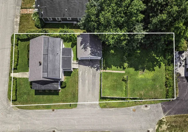 Photo 3 of Single family home for sale at 6 Chesley St, Dover, NH 03820 | MLS# 5091954 | Listing updated on 2026-09-14