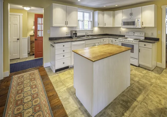 Photo 4 of Single family home for sale at 6 Chesley St, Dover, NH 03820 | MLS# 5091954 | Listing updated on 2026-09-14