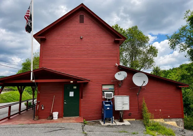Photo 3 of Single family home for sale at 7868 Pomfret Rd, North Pomfret, VT 05053 | MLS# 5092228 | Listing updated on 2026-09-09