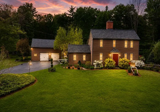 Photo 1 of Single family home for sale at 32 Sandown Rd, Danville, NH 03819 | MLS# 5092529 | Listing updated on 2026-09-04
