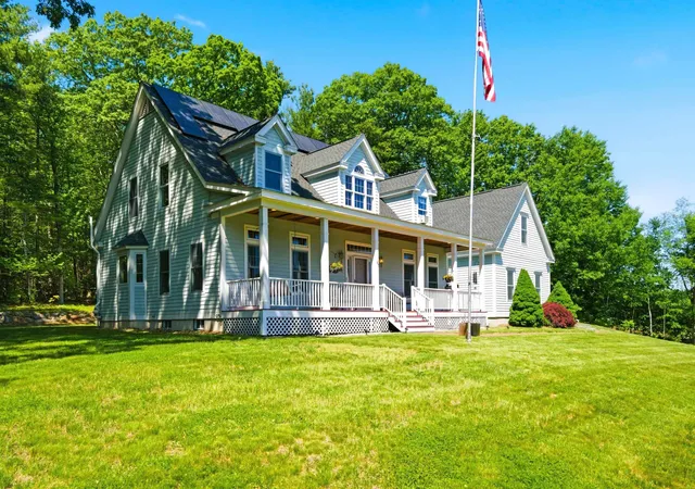 Photo 1 of Single family home for sale at 957 Back Mountain Rd, Goffstown, NH 03045 | MLS# 5093092 | Listing updated on 2026-09-02