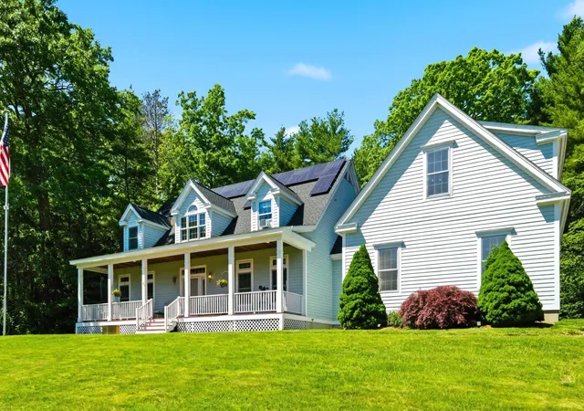 Photo 2 of Single family home for sale at 957 Back Mountain Rd, Goffstown, NH 03045 | MLS# 5093092 | Listing updated on 2026-09-02