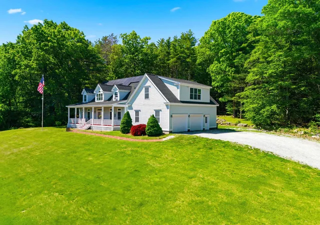 Photo 3 of Single family home for sale at 957 Back Mountain Rd, Goffstown, NH 03045 | MLS# 5093092 | Listing updated on 2026-09-02