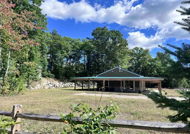 Photo 1 of Single family home for sale at 741 W Main St, Hillsboro, NH 03244 | MLS# 5093207 | Listing updated on 2026-09-20