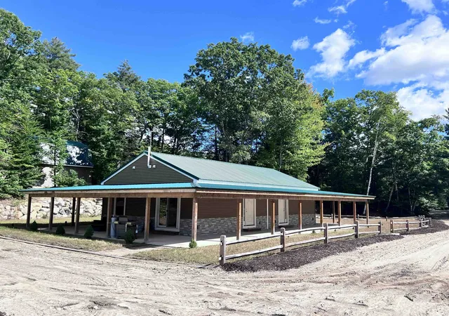 Photo 1 of Single family home for sale at 741 W Main St, Hillsboro, NH 03244 | MLS# 5093207 | Listing updated on 2026-09-20