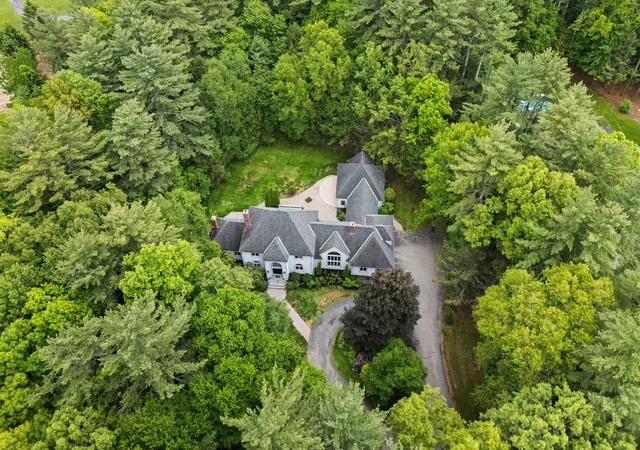 Single family home for sale at 3 Oak Ln, Stratham, NH 03885 | MLS# 5093601