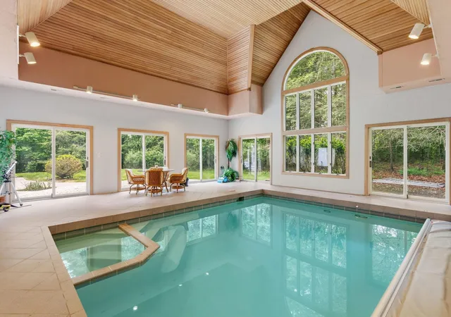 Photo 1 of Single family home for sale at 3 Oak Ln, Stratham, NH 03885 | MLS# 5093601 | Listing updated on 2026-09-26