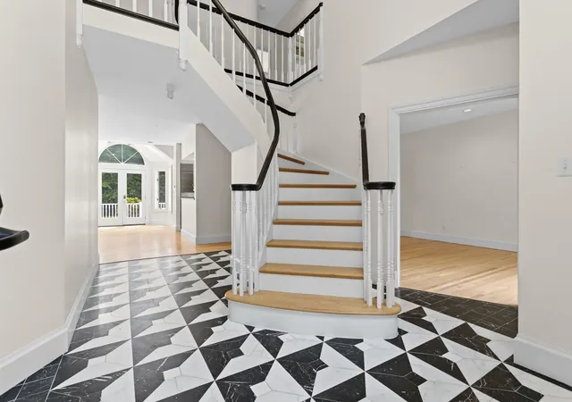Photo 3 of Single family home for sale at 3 Oak Ln, Stratham, NH 03885 | MLS# 5093601 | Listing updated on 2026-09-26
