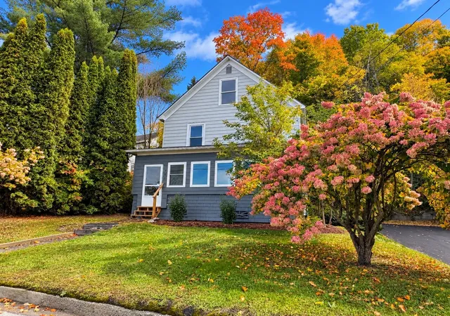 Photo 2 of Single family home for sale at 455 Main St, Newport, VT 05855 | MLS# 5094113 | Listing updated on 2026-10-14