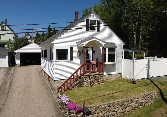 Photo 1 of Single family home for sale at 405 Westcott St, Berlin, NH 03570 | MLS# 5094254 | Listing updated on 2026-09-09