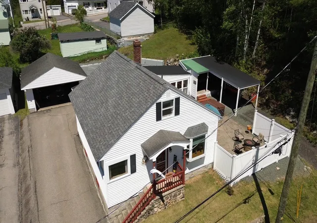Photo 2 of Single family home for sale at 405 Westcott St, Berlin, NH 03570 | MLS# 5094254 | Listing updated on 2026-09-09