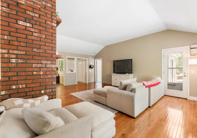 Photo 1 of Single family home for sale at 10 Wedgewood Dr, Grantham, NH 03753 | MLS# 5094423 | Listing updated on 2026-09-19