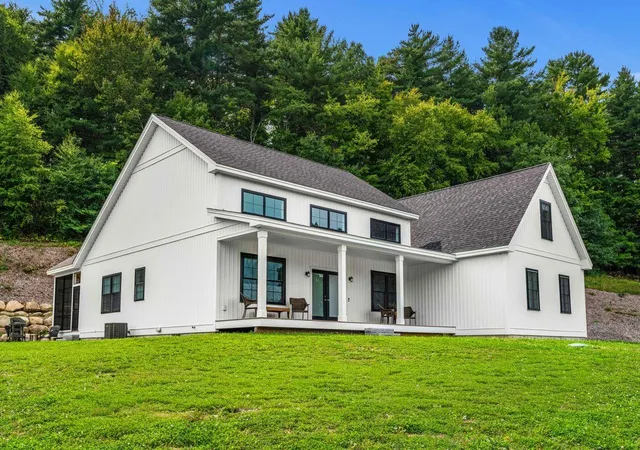 Photo 1 of Single family home for sale at 40 Christian Hl Rd, Amherst, NH 03031 | MLS# 5094629 | Listing updated on 2026-10-02