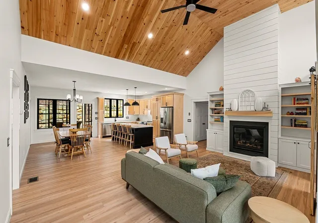 Photo 2 of Single family home for sale at 40 Christian Hl Rd, Amherst, NH 03031 | MLS# 5094629 | Listing updated on 2026-10-02