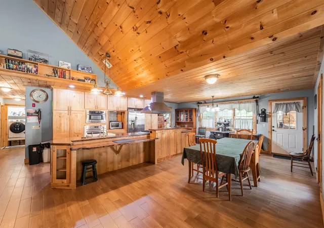 Photo 2 of Single family home for sale at 6 Phoenix Dr, Kingston, NH 03848 | MLS# 5094706 | Listing updated on 2026-10-28