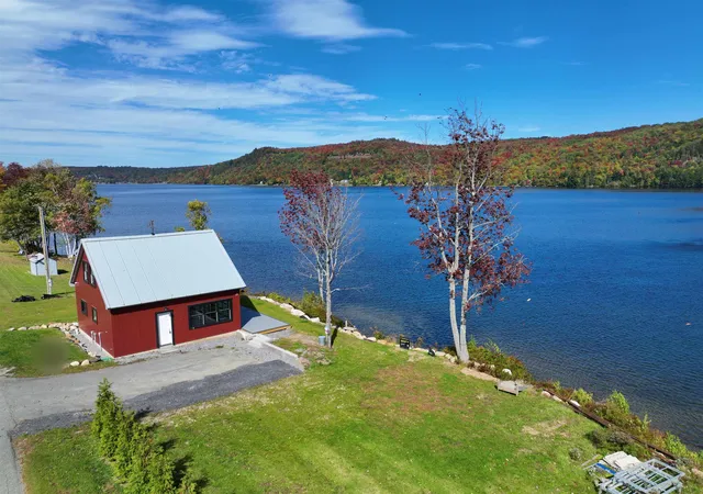 Photo 3 of Single family home for sale at 1027 South Barton Rd, Barton, VT 05822 | MLS# 5095396 | Listing updated on 2026-10-09