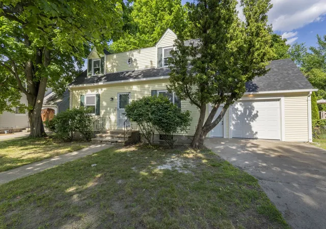 Photo 1 of Sale Pending at 857 Union St, Manchester, NH 03104 | MLS# 5095477 | Listing updated on 2026-09-27