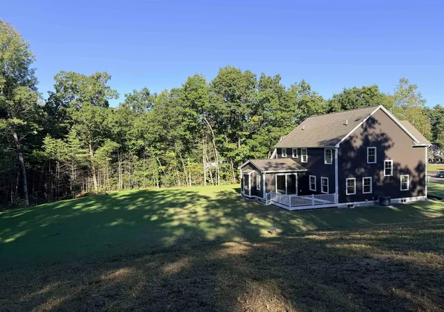 Photo 4 of Single family home for sale at 101a Seaverns Brg Rd, Merrimack, NH 03054 | MLS# 5096654 | Listing updated on 2026-10-23