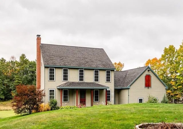 Photo 1 of Single family home for sale at 8 Old Ml Ln, Rollinsford, NH 03869 | MLS# 5096739 | Listing updated on 2026-10-20