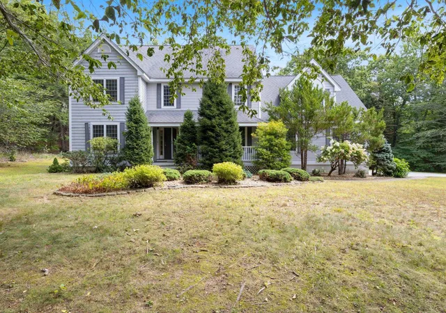 Photo 3 of Single family home for sale at 88 Crawford Rd, Chester, NH 03036 | MLS# 5097711 | Listing updated on 2026-09-23