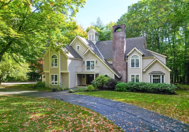 Single family home for sale at 102 Birch Bend Rd, North Conway, NH 03860 | MLS# 5098055