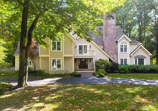 Photo 1 of Single family home for sale at 102 Birch Bnd Rd, North Conway, NH 03860 | MLS# 5098055 | Listing updated on 2026-10-08