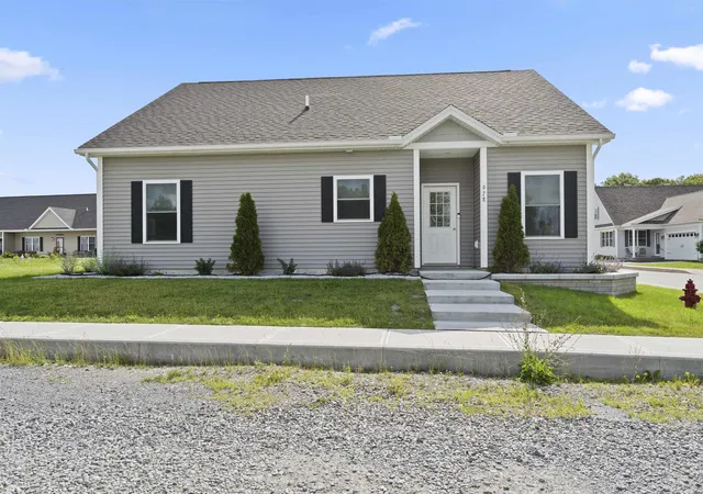 Photo 1 of Single family home for sale at 978 Franklin Park West, Saint Albans, VT 05478 | MLS# 5098337 | Listing updated on 2026-09-07