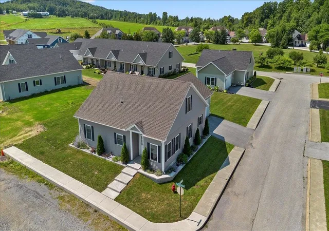 Photo 3 of Single family home for sale at 978 Franklin Park West, Saint Albans, VT 05478 | MLS# 5098337 | Listing updated on 2026-09-07