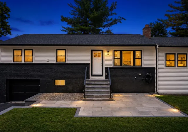 Photo 2 of Single family home for sale at 11 Hanson Ave, Salem, NH 03079 | MLS# 5098510 | Listing updated on 2026-09-08