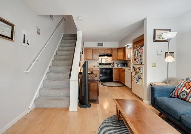Photo 3 of Condo for sale at 297 College St #6C, Burlington, VT 05401 | MLS# 5098684 | Listing updated on 2026-10-01