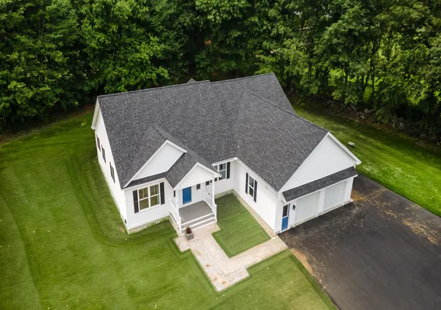 Single family home for sale at 2 Elm St, Westminster, MA 01473 | MLS# 5098871