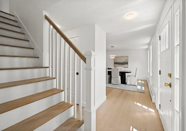 Photo 3 of Single family home for sale at 4 Elijah Hill Ln, Londonderry, NH 03053 | MLS# 5099058 | Listing updated on 2026-09-16