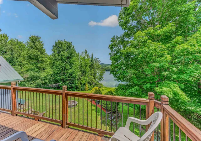 Photo 4 of Single family home for sale at 1190 Streeter Pond Rd, Sugar Hill, NH 03586 | MLS# 5099270 | Listing updated on 2026-09-10