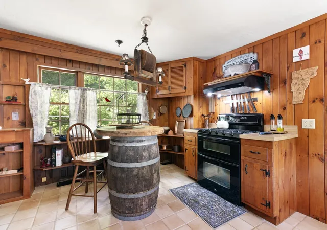 Photo 4 of Single family home for sale at 492 Dover Rd, Newfane, VT 05345 | MLS# 5099272 | Listing updated on 2026-09-18
