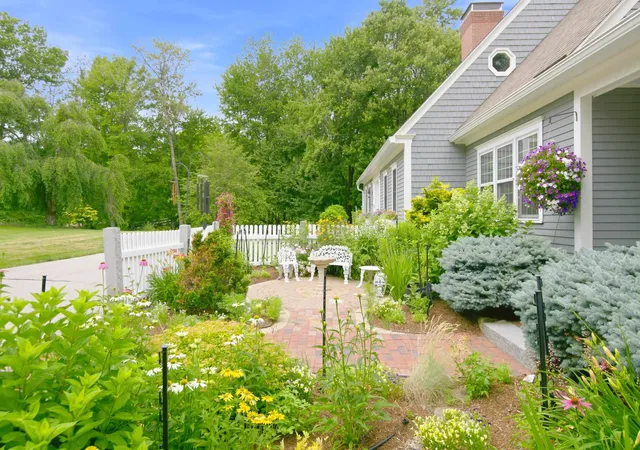 Photo 3 of Single family home for sale at 428 Clark Hl Rd, New Boston, NH 03070 | MLS# 5099327 | Listing updated on 2026-10-08