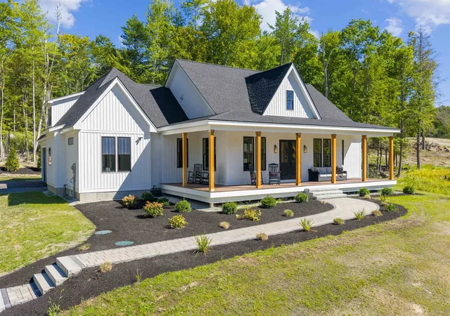 Photo 1 of Single family home for sale at 1 Jaytee Dr, Alton, NH 03809 | MLS# 5099440 | Listing updated on 2026-09-18
