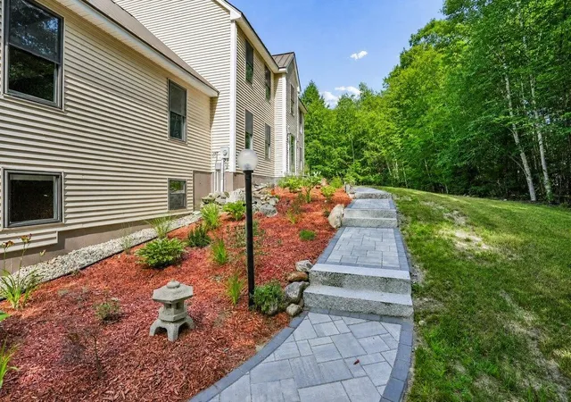 Photo 2 of Single family home for sale at 3 Kendall Hl Rd, Mont Vernon, NH 03057 | MLS# 5099794 | Listing updated on 2026-09-24
