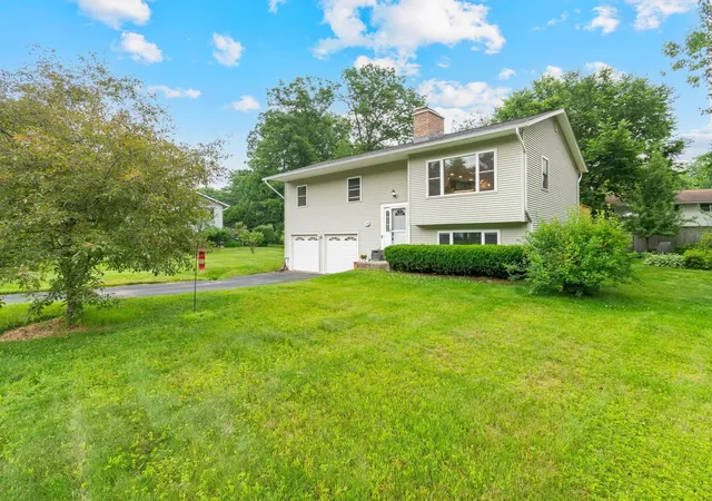 Photo 1 of Single family home for sale at 5 Patricia Pl, Essex Junction, VT 05452 | MLS# 5099889 | Listing updated on 2026-09-04