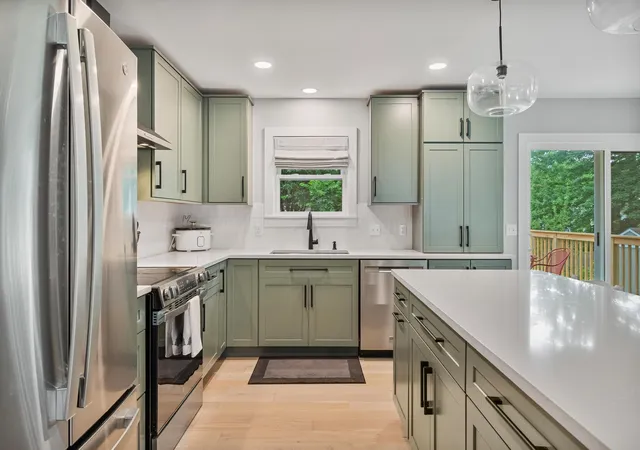 Photo 3 of Single family home for sale at 5 Patricia Pl, Essex Junction, VT 05452 | MLS# 5099889 | Listing updated on 2026-09-04