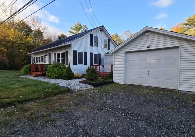 Photo 2 of Single family home for sale at 176 Shaker Hl Rd, Enfield, NH 03748 | MLS# 5100055 | Listing updated on 2026-10-16