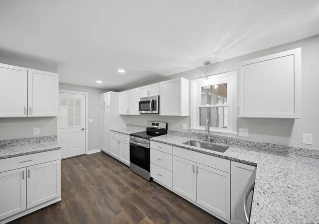 Photo 4 of Single family home for sale at 411 Mont Vernon Rd, Milford, NH 03055 | MLS# 5100136 | Listing updated on 2026-09-19