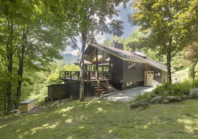 Photo 1 of Single family home for sale at 1039 Notchbrook Rd, Stowe, VT 05672 | MLS# 5100279 | Listing updated on 2026-09-10